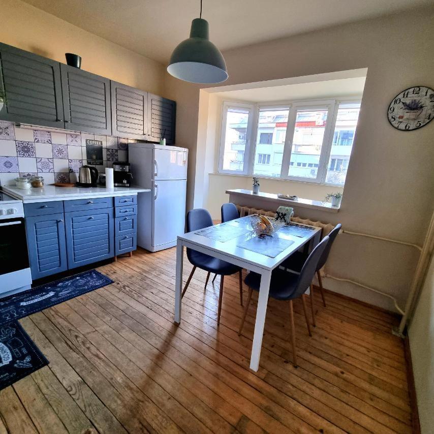 Spacious 3 Bedroom Apartment, Close To Metro Station Sofia Exterior photo
